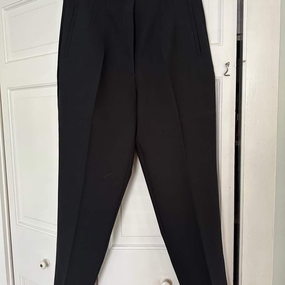 Zara Women's Black Cropped Trousers XL never worn.